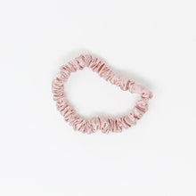 Laden Sie das Bild in den Galerie-Viewer, Blissy Dünn Haar-Scrunchies - Schwarz, Gold, Pink